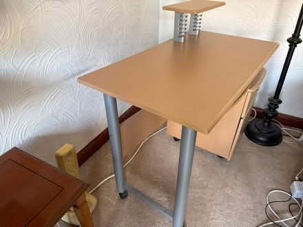 Photo of free Desk (Oldbrook Milton Keynes MK6) #1