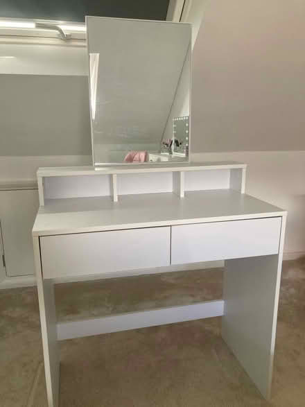 Photo of free White desk/dressing table (Arborfield Garrison RG2) #1