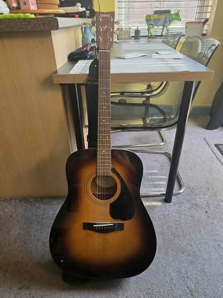Photo of free Yamaha acoustic guitar (Weymouth DT4) #1