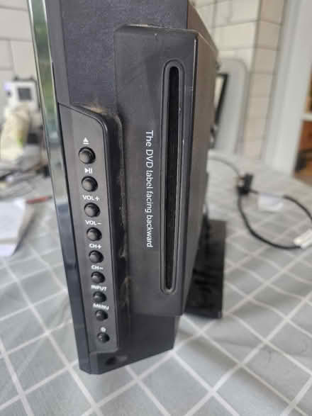 Photo of free alba 19" tv/dvd (Croydon, Shirley CR0) #2