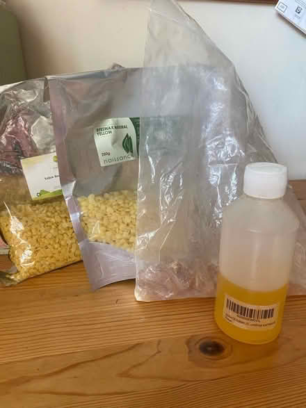 Photo of free Beeswax Pellets, Pine resin & jojoba oil (Lightpill GL5) #1