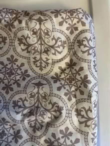 Photo of free Queen flat sheet - mauve pattern (L5L 5P5) #1