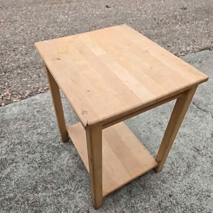 Photo of free Small side table (94041) #1