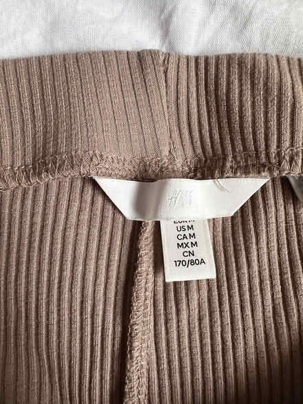 Photo of free Women's beige leggings size M (Brixton SW9) #2