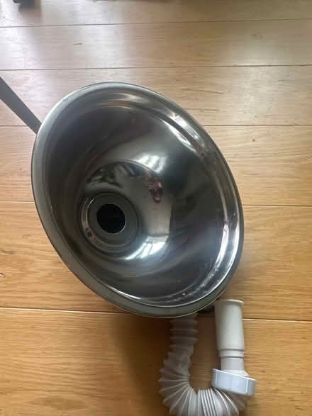 Photo of free sink (east village E20) #1