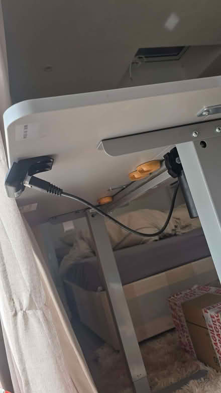 Photo of free Desk (Selhurst SE25) #2