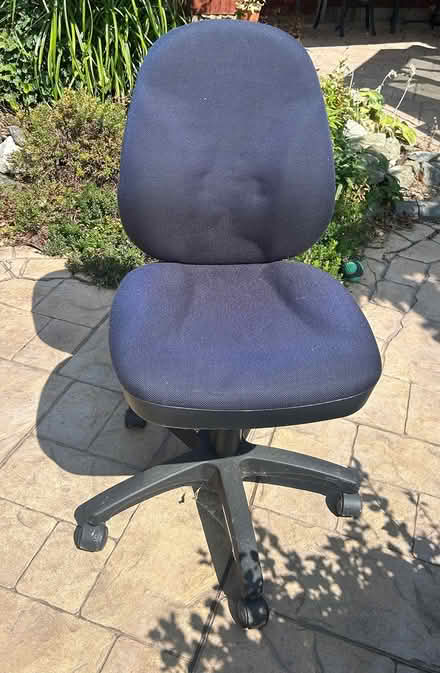 Photo of free Blue office chair (Sutton SY2) #1