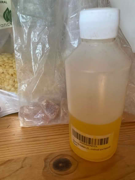 Photo of free Beeswax Pellets, Pine resin & jojoba oil (Lightpill GL5) #2