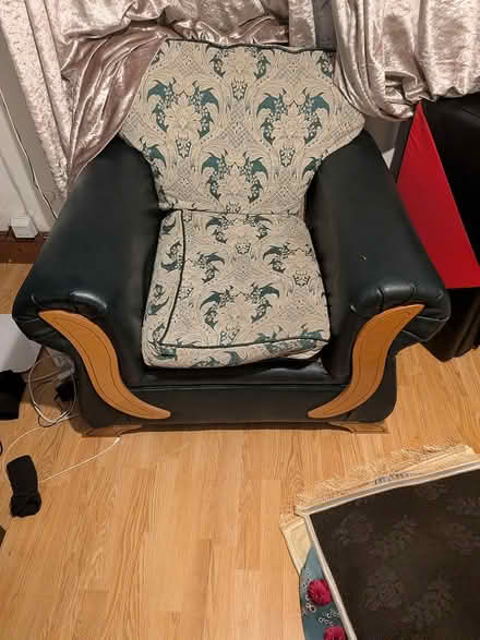 Photo of free Sofas and a cooker (Windsor quay CF11) #2