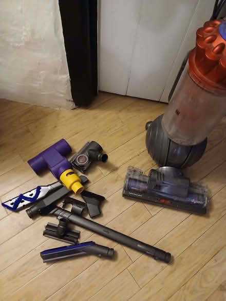 Photo of free Dyson vacuum cleaner (Wentnor SY9) #1