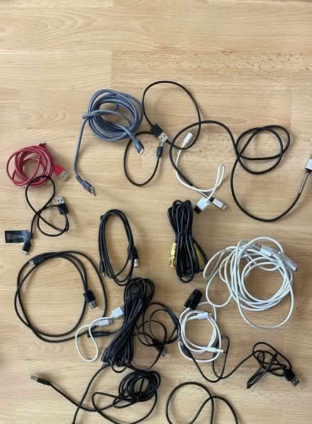 Photo of free Mixture of Cables/ chargers/ Wires, Electronic, Pen Tablet (Balham SW17) #2