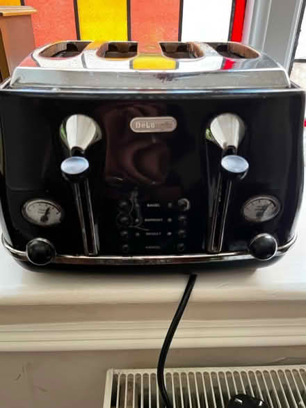 Photo of free Delonghi toaster (2 slots working) (Manchester M20) #2