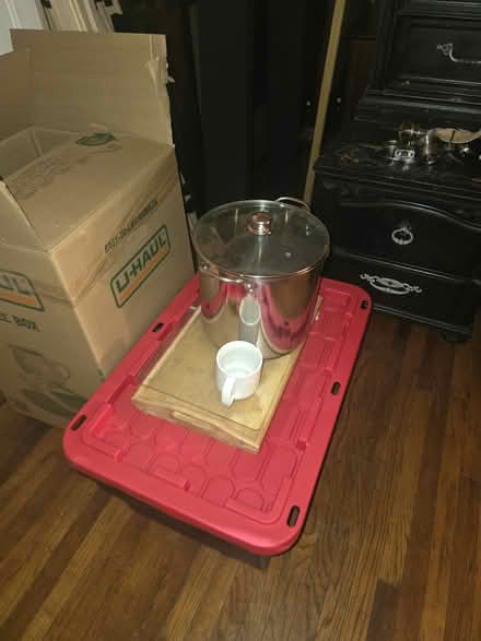 Photo of free dishwares and others (Logan section) #3