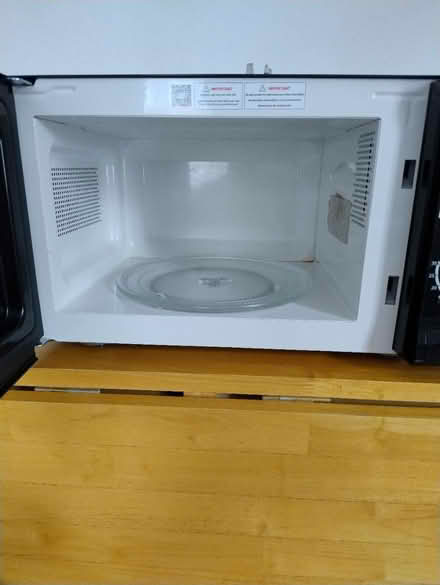 Photo of free Microwave (North Kensington W10) #1