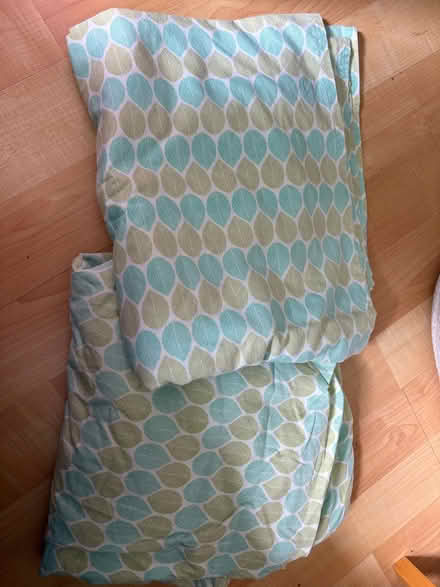 Photo of free Queen flat & fitted sheets (L5L 5P5) #1