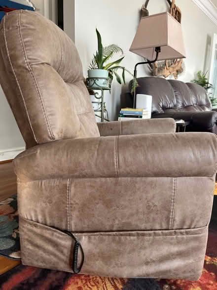 Photo of free Electric recliner/stand-up chair (Cambridge MD.) #2
