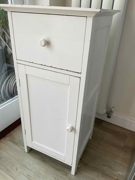 Photo of free White cabinet (St. Albans AL1) #4