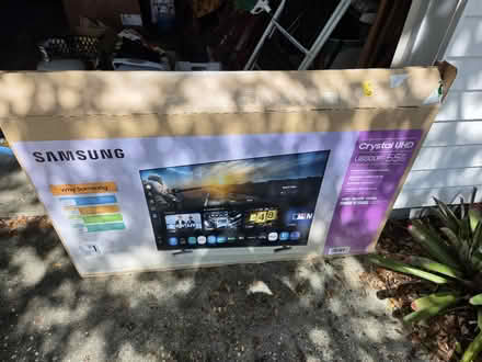 Photo of free Box for tv mirror etc (palm harbor CR 1 Tpa Road) #1