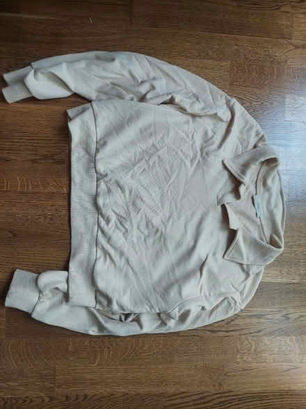 Photo of free Beige crop sweater size 10 (Clerkenwell WC1X) #1