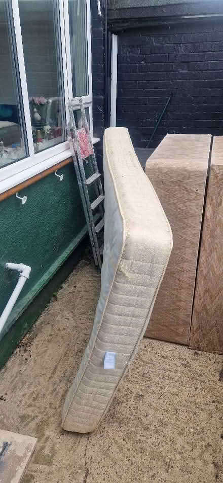 Photo of free Divan bed and matress (Fox Hill S6) #2