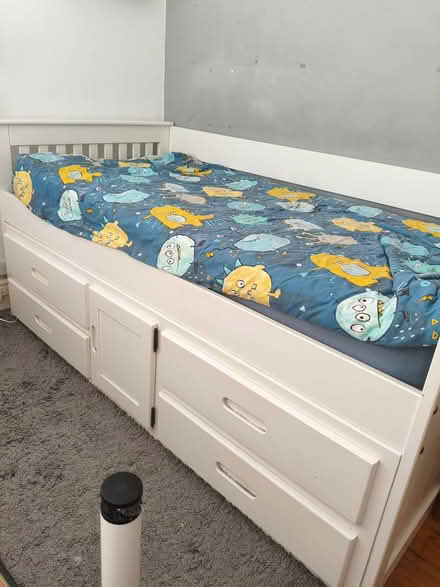 Photo of free High bed (Carpenders Park WD19) #1
