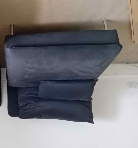 Photo of free Single sofa (Highgate Village N6) #1