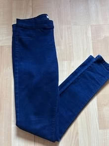 Photo of free Forever 21 Skinny jeans size 27 (L5L 5P5) #2