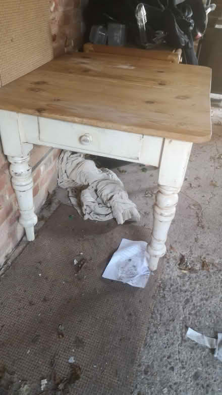 Photo of free Shabby chic distressed table (CM8 1ls) #2