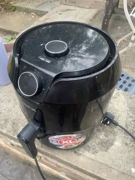 Photo of free Tefal xl airfryer (Kirkstall LS5) #1