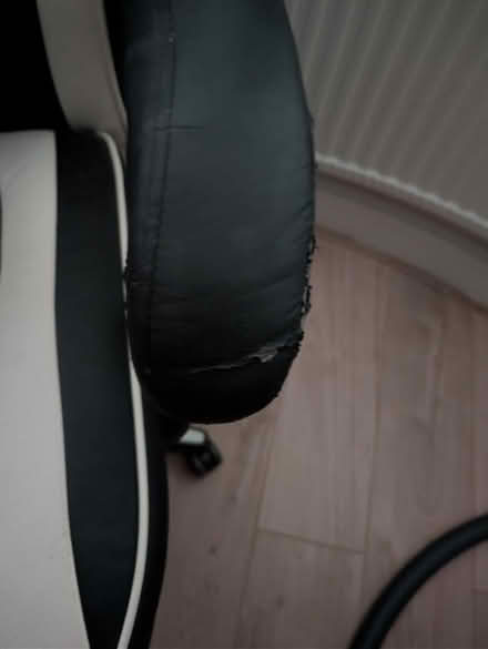 Photo of free Gaming chair (Clayhall IG4) #4