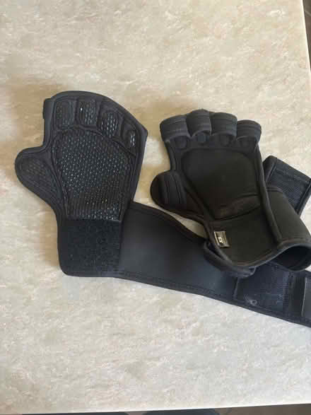 Photo of free Workout gloves (Evanston (Green Bay & Emerson)) #2