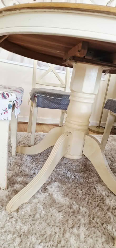 Photo of free Shabby Chic Round Dining Table (Sundridge Park) #3