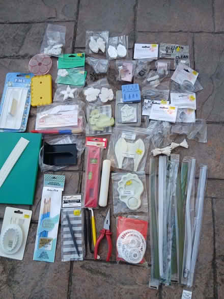 Photo of free Cake decorating icing tools and books (Walton HP21) #1