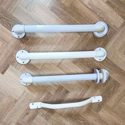 Photo of free grab handles (Whitehill SG4) #1