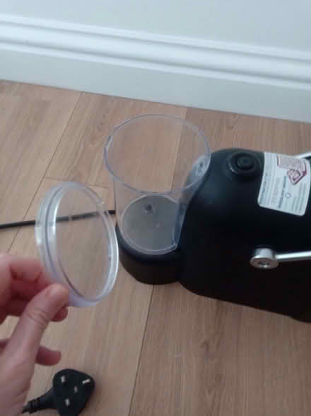 Photo of free Lavazza A Modo Mio 'Jolie' Coffee Pod Machine – Black (Oxford OX1) #4