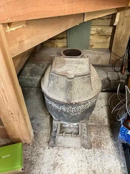 Photo of free cast iron stove (Chapel Lawn SY7) #1