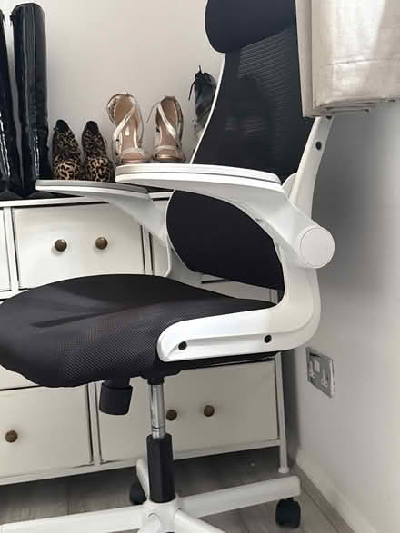 Photo of free Great condition desk chair (Highlands village N21) #1