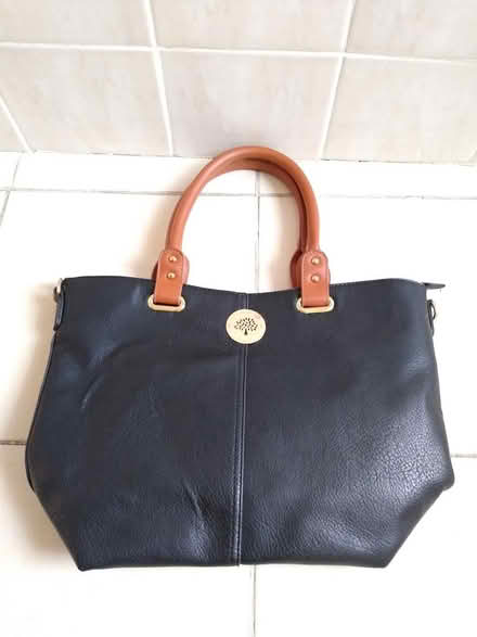 Photo of free Tote bag / Shoulder bag (South Wimbledon SW19) #3