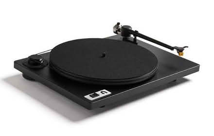 Photo of Starter turntable and amp (East Watertown) #1