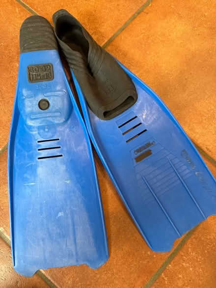 Photo of free Swim fins mares size 30-32 (Chalfont st peter) #1