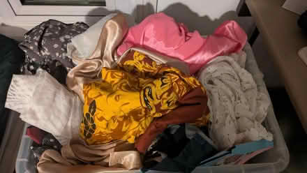 Photo of free Lots of miscellaneous fabrics (Oxford OX4) #1