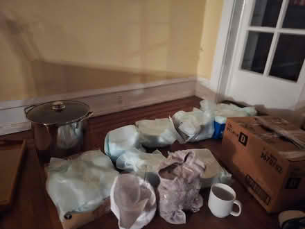 Photo of free dishwares and others (Logan section) #2