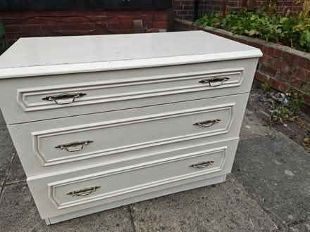 Photo of free cupboard (headingley LS6) #1