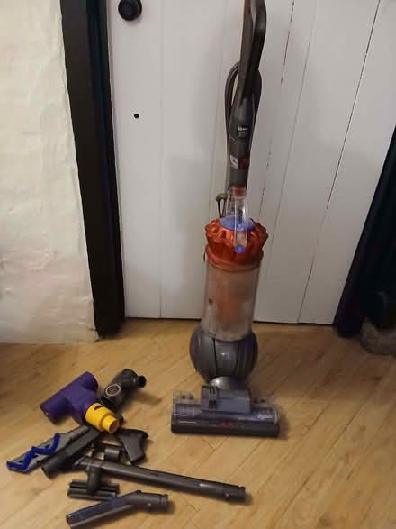 Photo of free Dyson vacuum cleaner (Wentnor SY9) #3