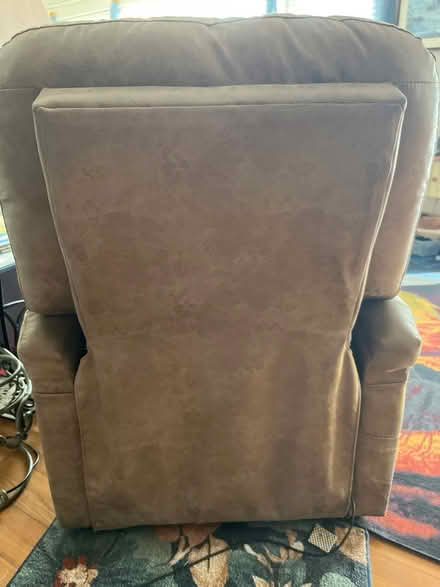 Photo of free Electric recliner/stand-up chair (Cambridge MD.) #3