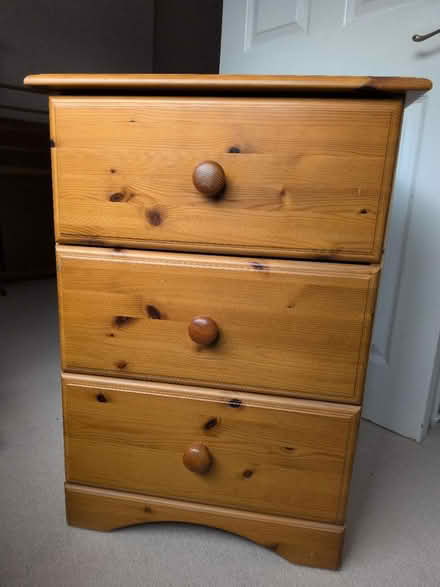 Photo of free Small pine chest of drawers (Amersham HP6) #1