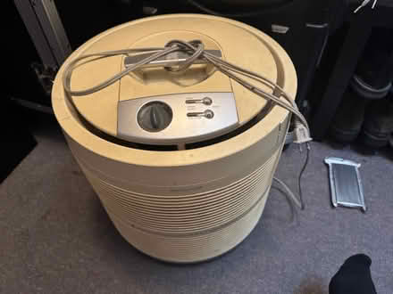 Photo of free old air purifier (Sunset park) #1