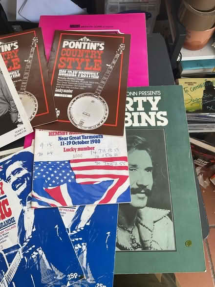 Photo of free C & W Memorabilia (RG30 Tilehurst) #3