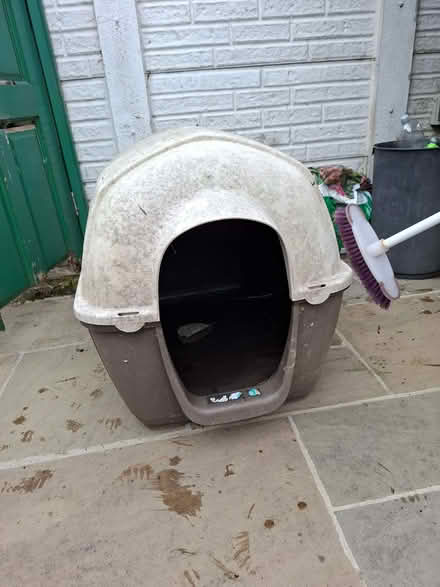Photo of free Large out door dog kennel (Enfield EN1) #1