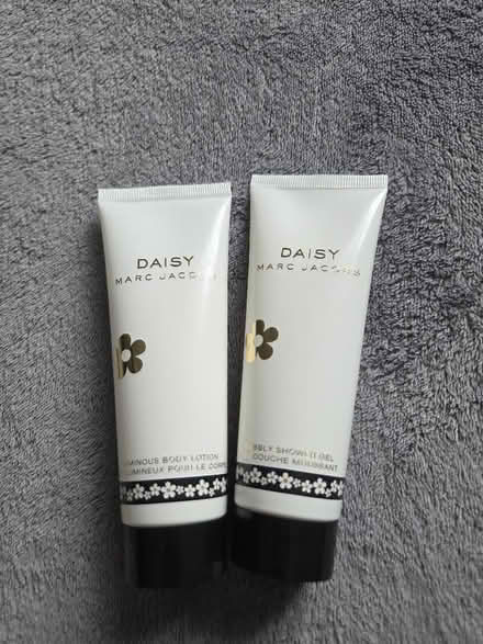 Photo of free Mar Jacobs Daisy shower gel and body lotion (Henleaze BS9) #1